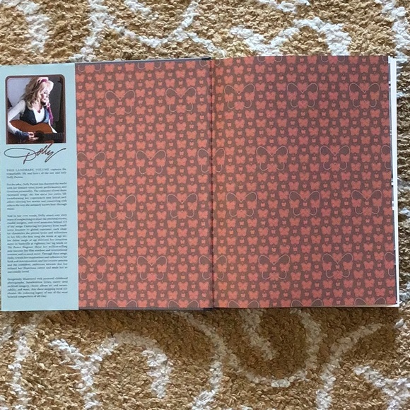 Dolly Parton, Songteller: My Life in Lyrics book Coffee table book - Picture 2 of 10